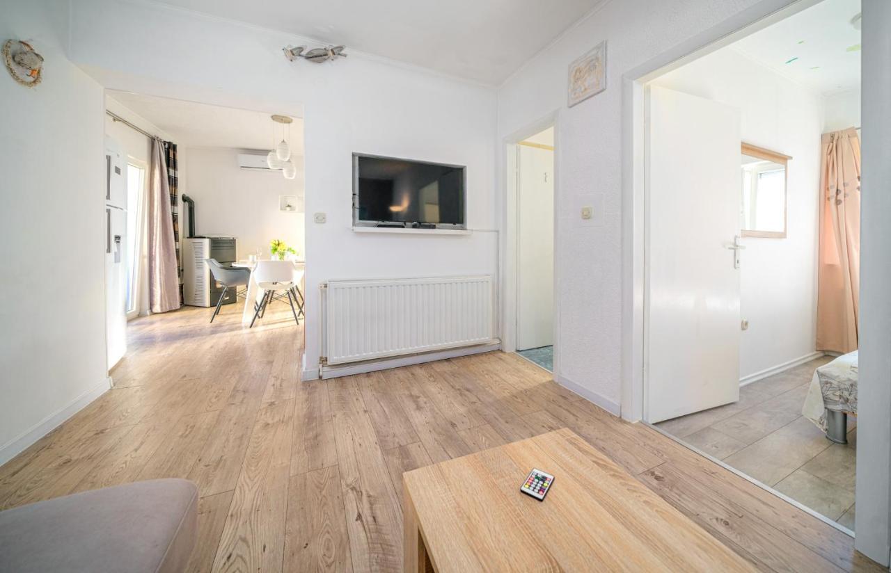Apartmani Gabriella ヴォディツェ エクステリア 写真